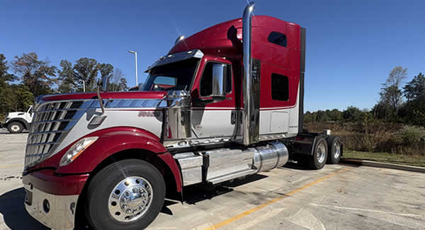 Semi-Truck Cleaning & Washing in Tennessee